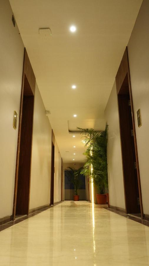 Alaukik Hotel Shirdi Exterior foto