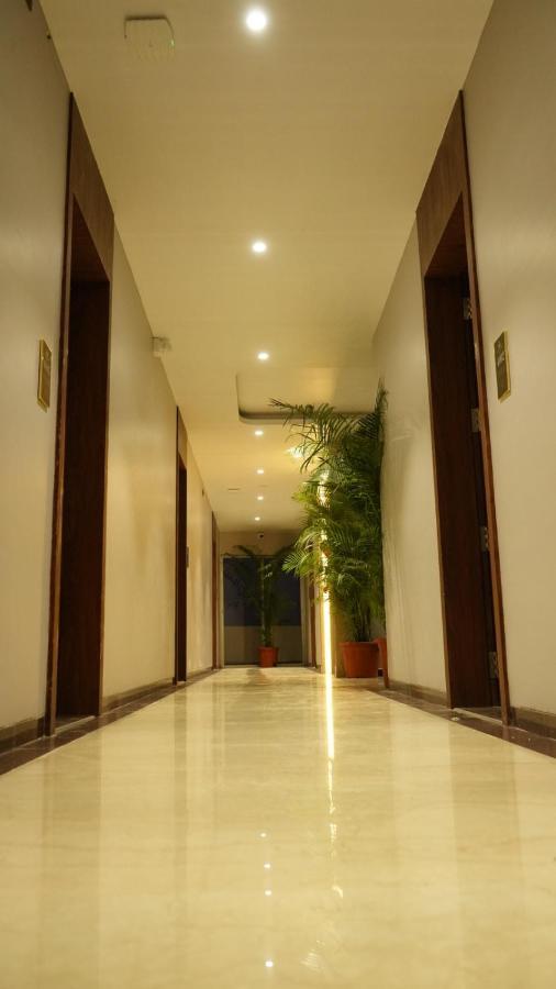 Alaukik Hotel Shirdi Exterior foto