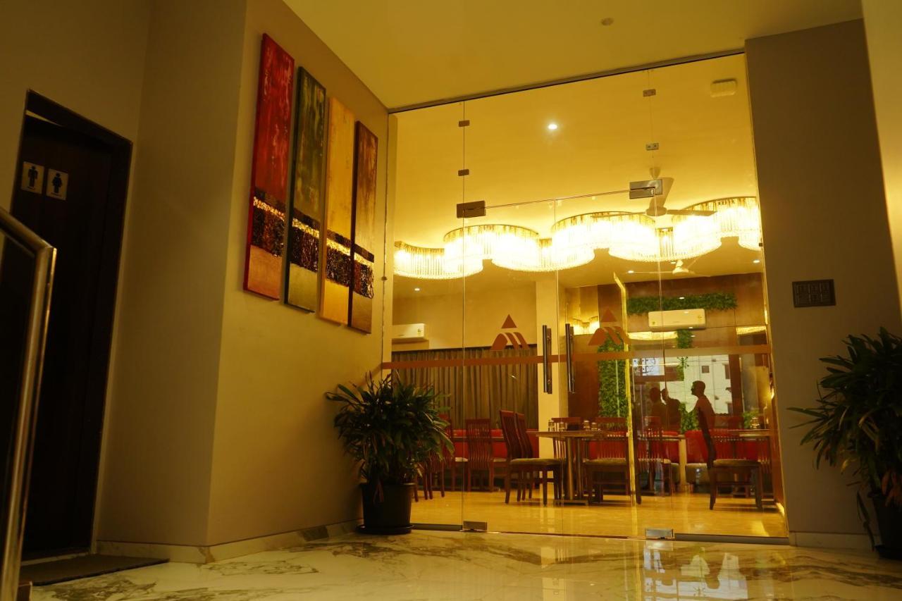 Alaukik Hotel Shirdi Exterior foto